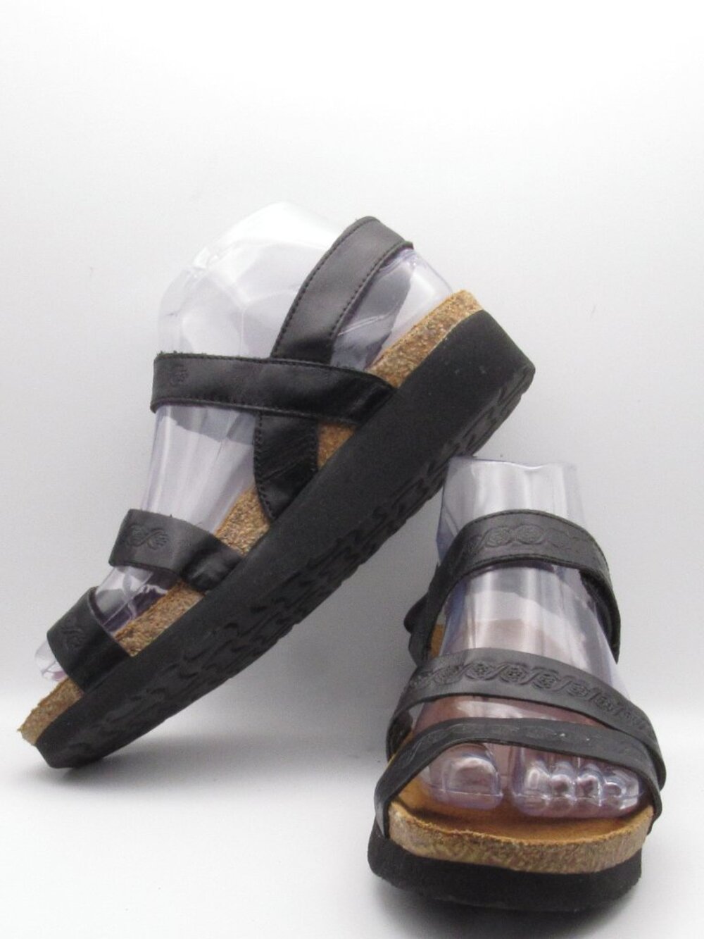 Naot Black Leather Floral Strappy Hook/Loop Sandals Womens Size 38 EU, 7-7.5 US